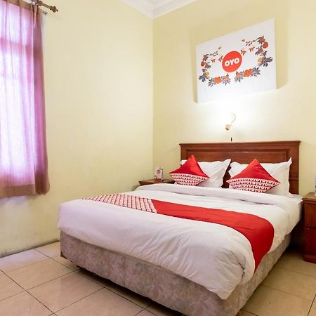 Oyo 1030 Hotel Bumi Asih Medan Zewnętrze zdjęcie