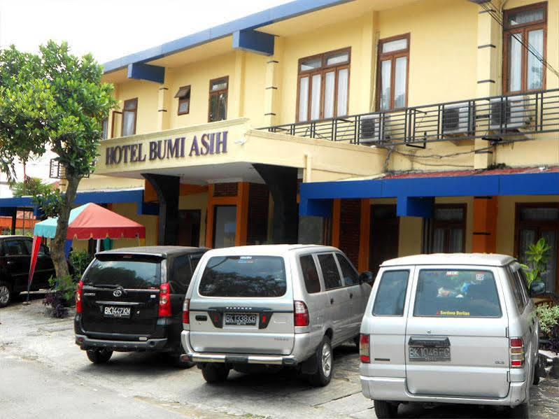 Oyo 1030 Hotel Bumi Asih Medan Zewnętrze zdjęcie