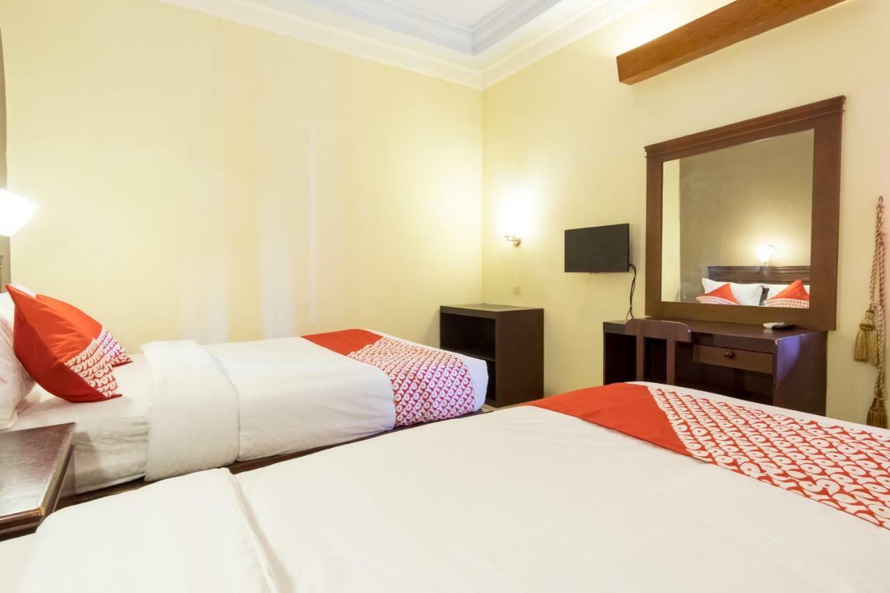 Oyo 1030 Hotel Bumi Asih Medan Zewnętrze zdjęcie